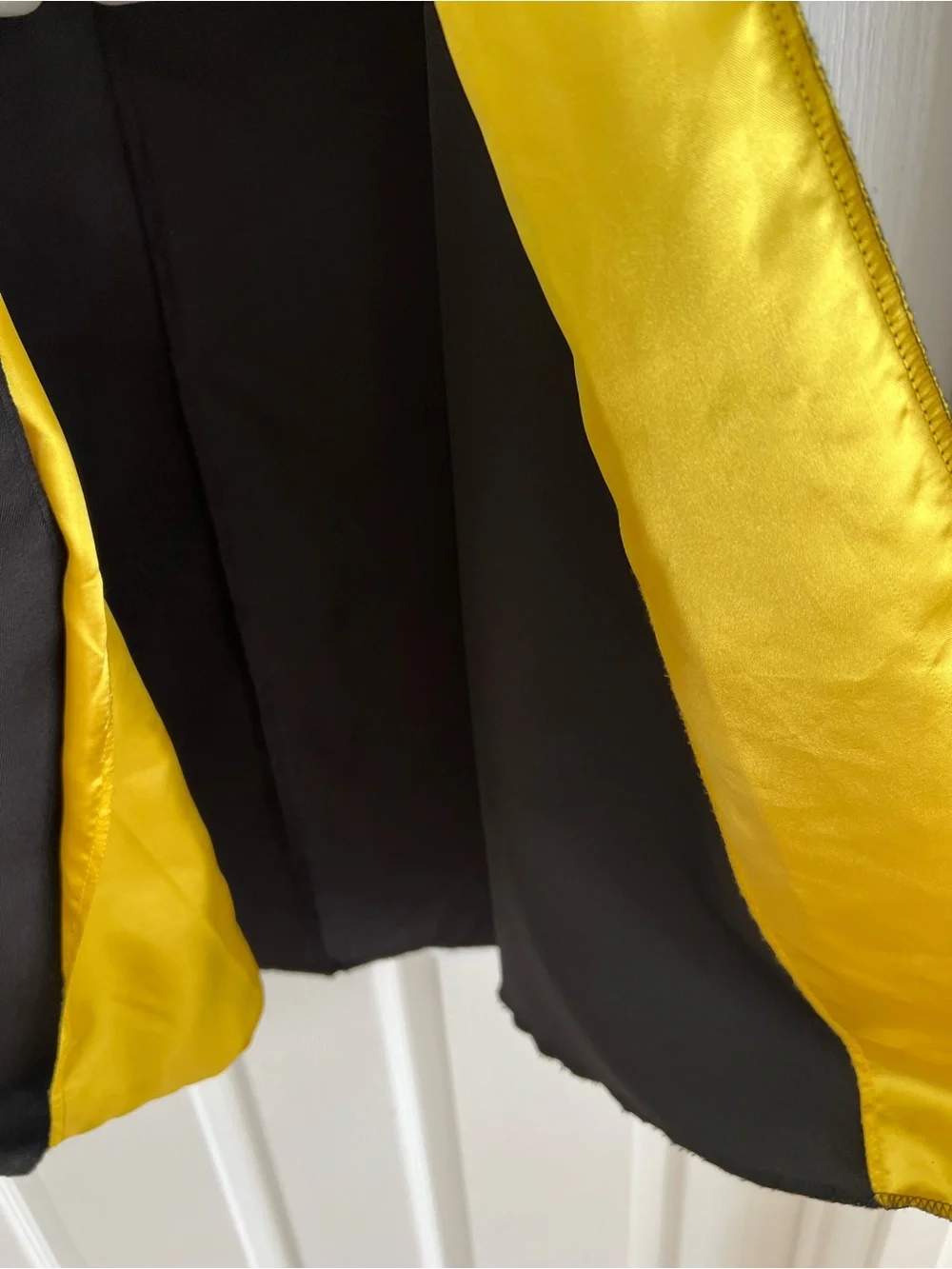 Harry Potter Hufflepuff Deluxe Kids Robe Costume L 10-12 + Tie